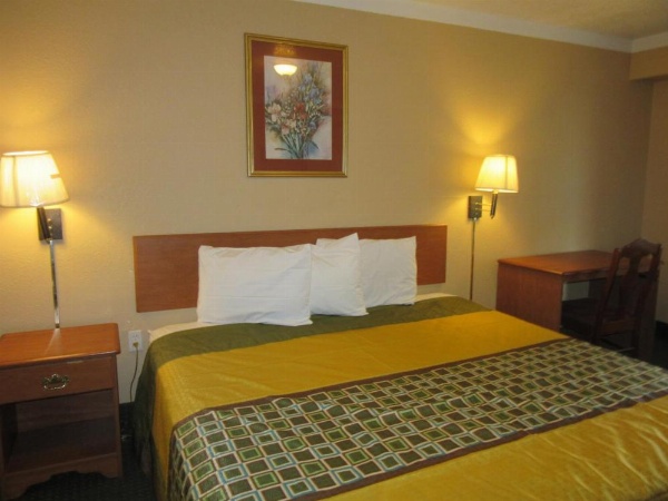 The Crossroads Hotel and Suites Irving image 26